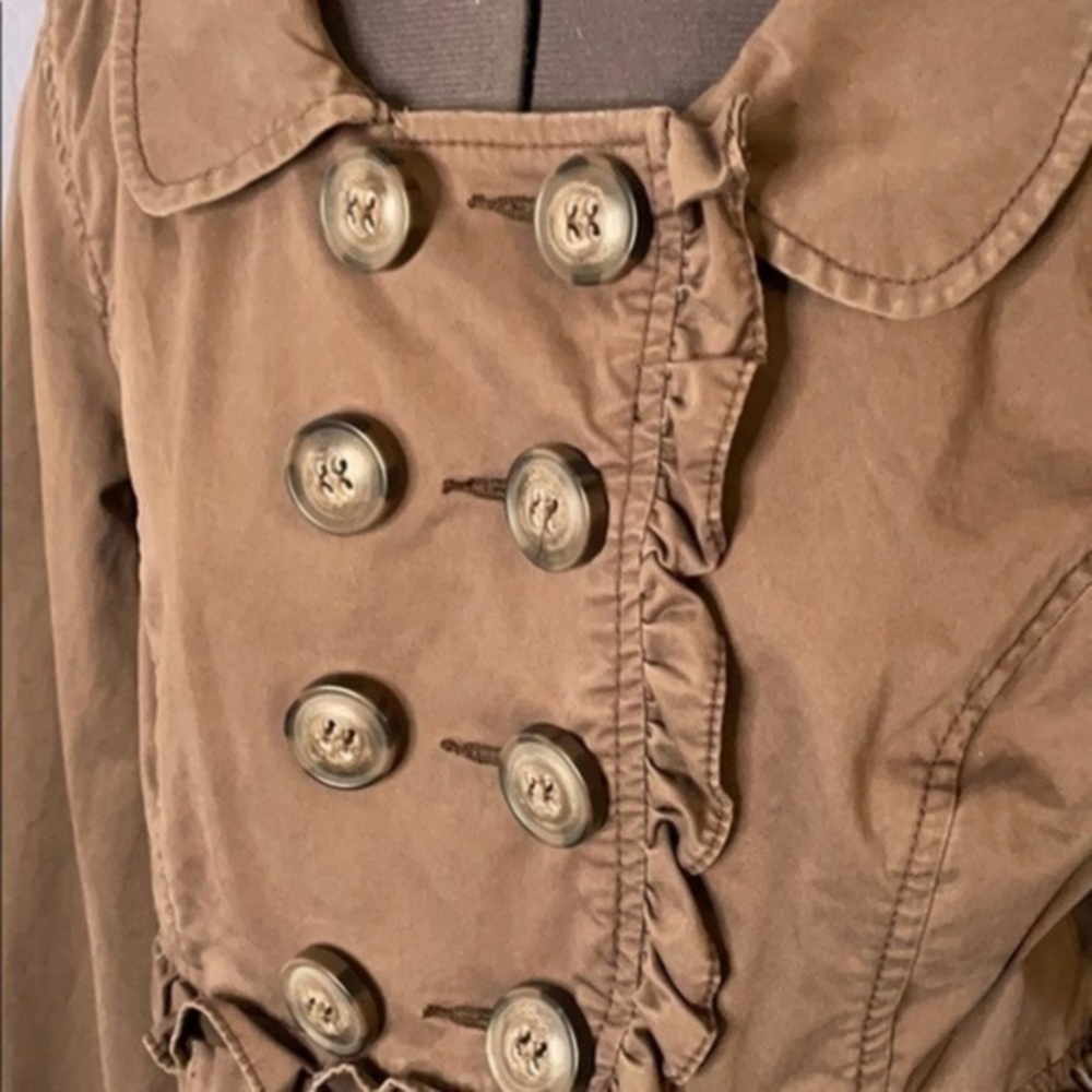 Caslon jacket size Medium Brown Ruffle button blazer